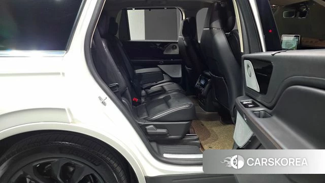 Lincoln Aviator 2nd generation 2021 Белый из Кореи, фото 2
