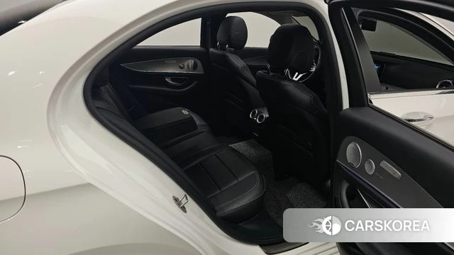 Mercedes-Benz E-Class W213 2019 Белый из Кореи, фото 2