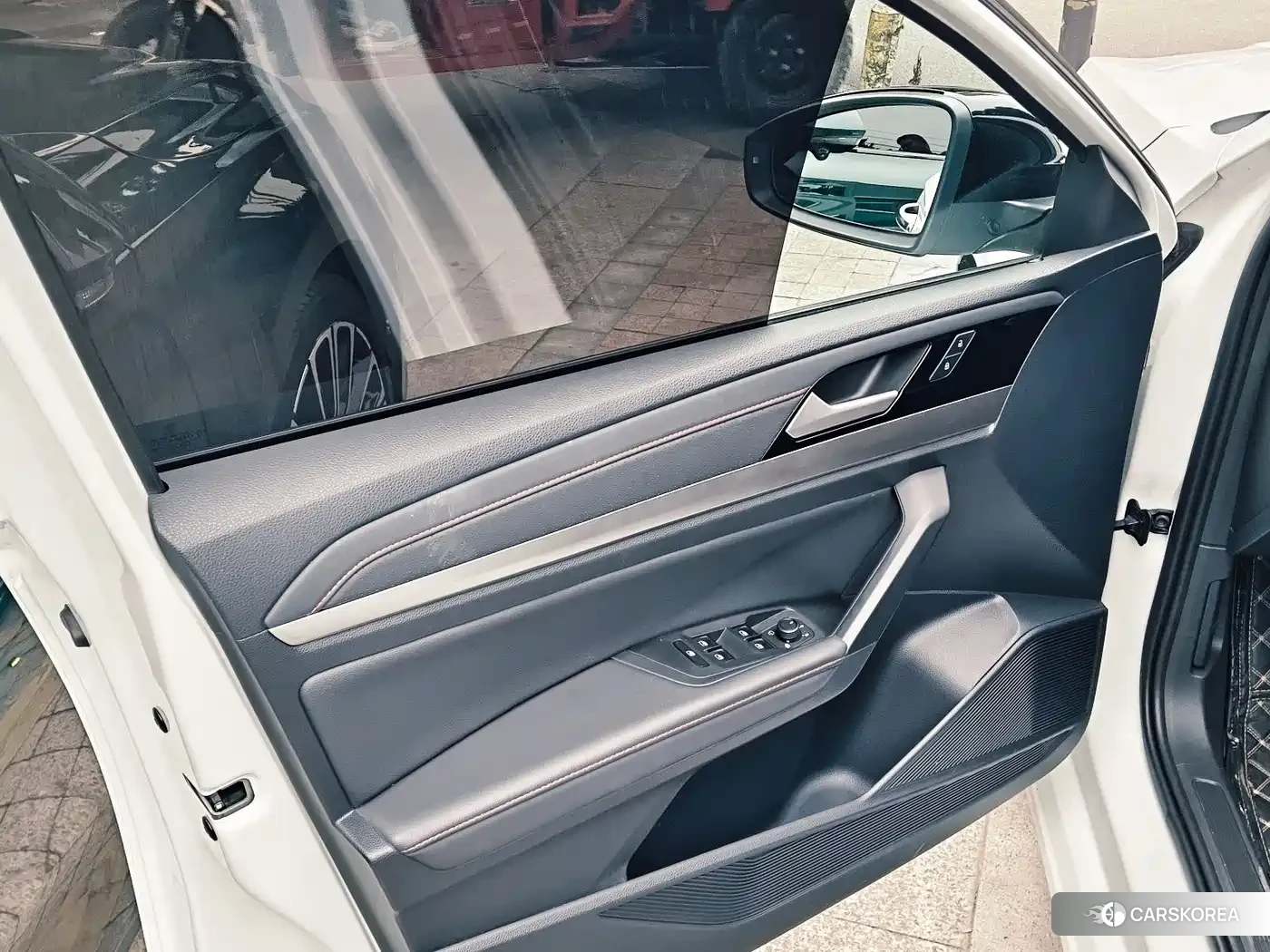 Volkswagen Lavida 2024 Белый из Китая, фото 2