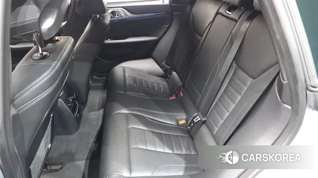 BMW i4 2023 Серебристо-серый из Кореи, фото 2