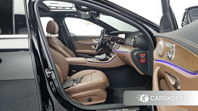 Mercedes-Benz E-Class W213 2021 Черный из Кореи, фото 2