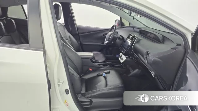 Toyota Prius 4th Generation 2018 Белый из Кореи, фото 2