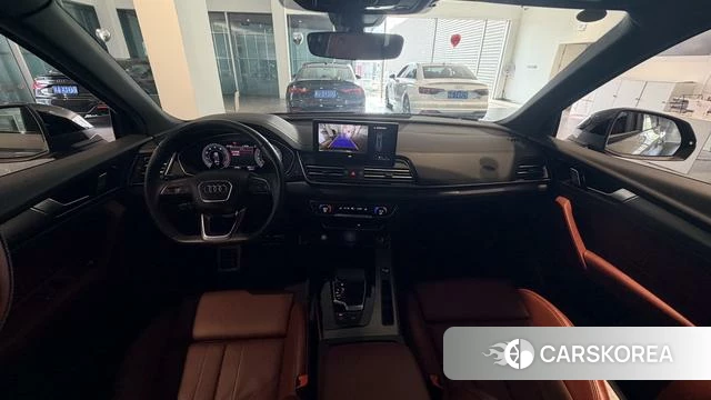 Audi Q5L 2025 Темно-серый из Китая, фото 2