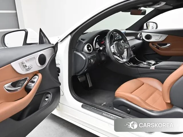 Mercedes-Benz C-Class W205 2019 Белый из Кореи, фото 2