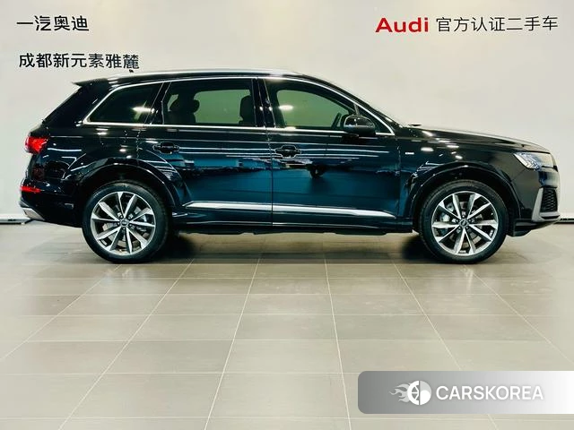 Audi Q7 2023 Черный из Китая, фото 2