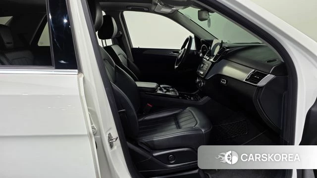Mercedes-Benz GLE - Class W166 2018 Белый из Кореи, фото 2