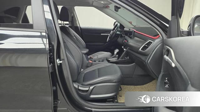 Kia The New Seltos 2023 Черный из Кореи, фото 2