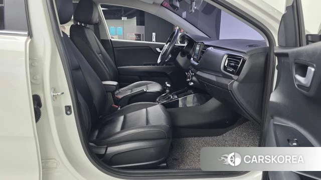 Kia Stonic 2018 Белый из Кореи, фото 2