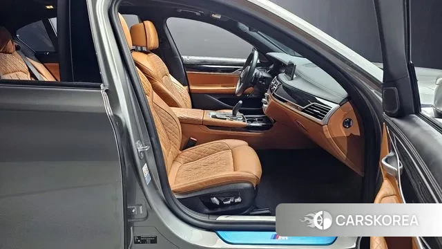 BMW 7 Series (G11) 2019 Серебристо-серый из Кореи, фото 2