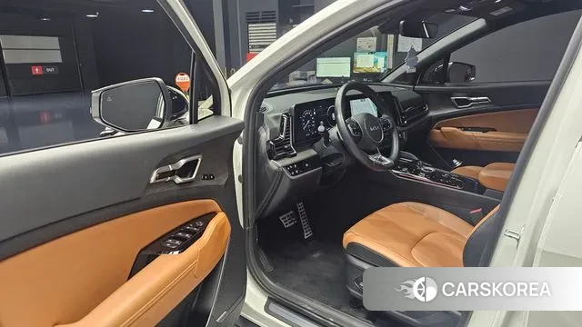 Kia Sportage 5th Generation Hybrid 2023 Белый из Кореи, фото 2