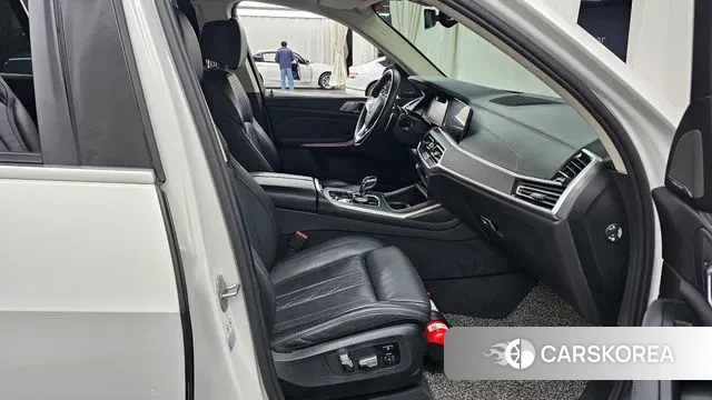 BMW X7 (G07) 2021 Белый из Кореи, фото 2