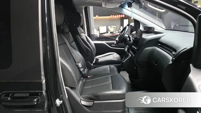 Hyundai Staria 2021 Черный из Кореи, фото 2