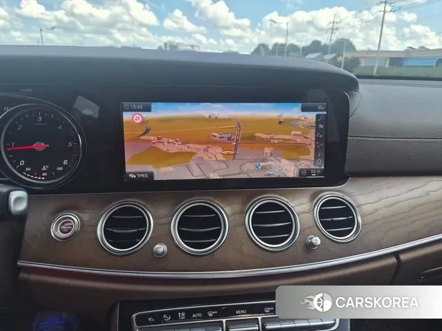 Mercedes-Benz E-Class W213 2019 Черный из Кореи, фото 2