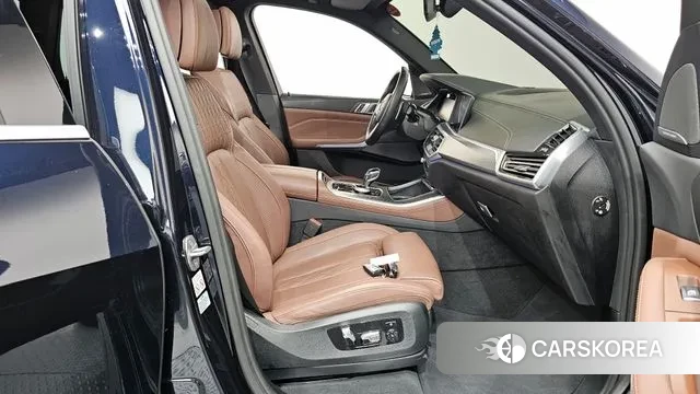 BMW X5 (G05) 2023 Черный из Кореи, фото 2