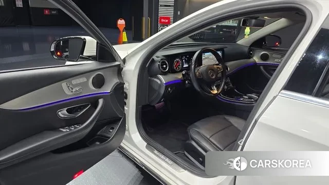 Mercedes-Benz E-Class W213 2018 Белый из Кореи, фото 2