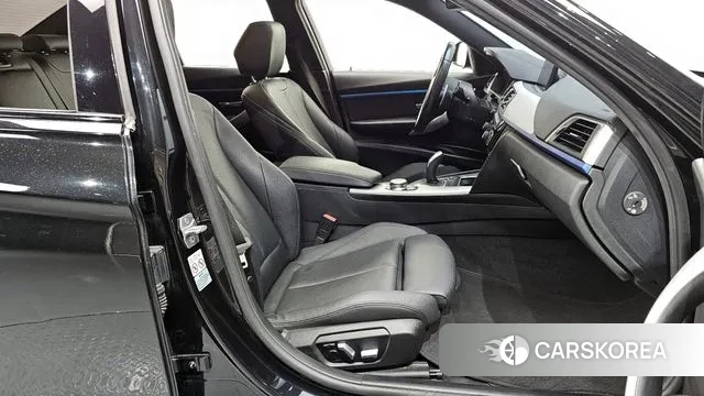 BMW 3 Series (F30) 2018 Черный из Кореи, фото 2