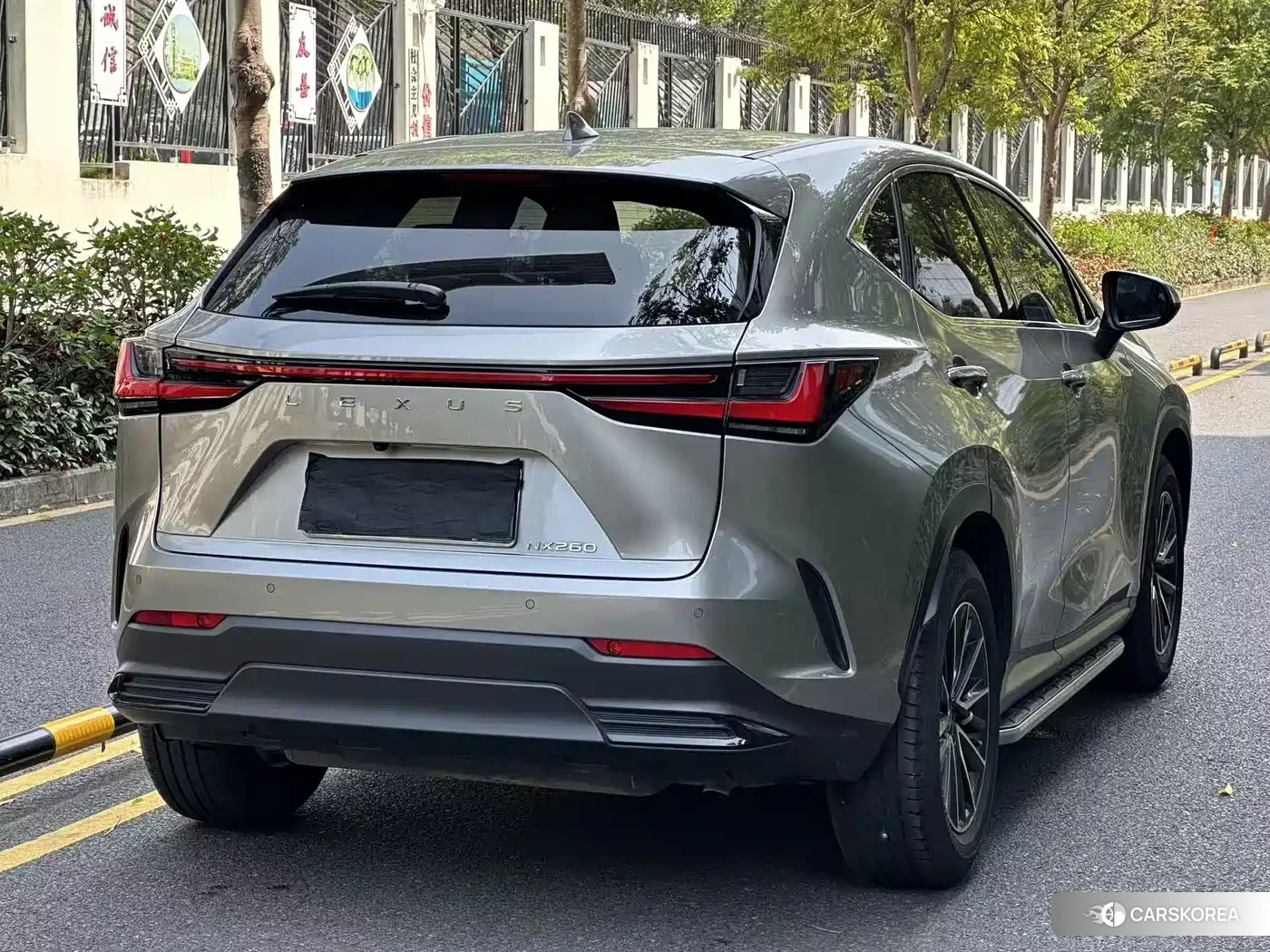 Lexus NX 2023 Silver/gray из Китая, фото 2