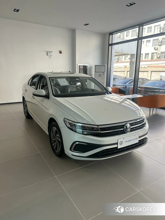 Volkswagen Bora 2025 Белый из Китая, фото 2