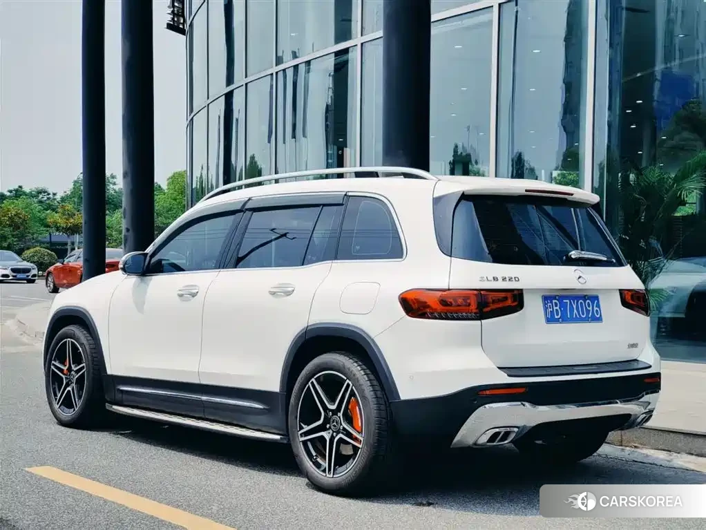 Mercedes-Benz GLB 2023 Белый из Китая, фото 2
