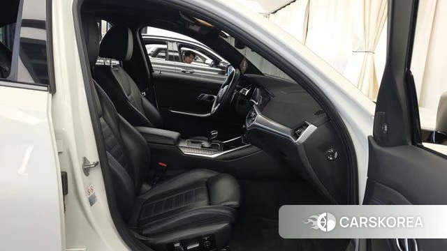 BMW 3 Series (G20) 2019 Белый из Кореи, фото 2