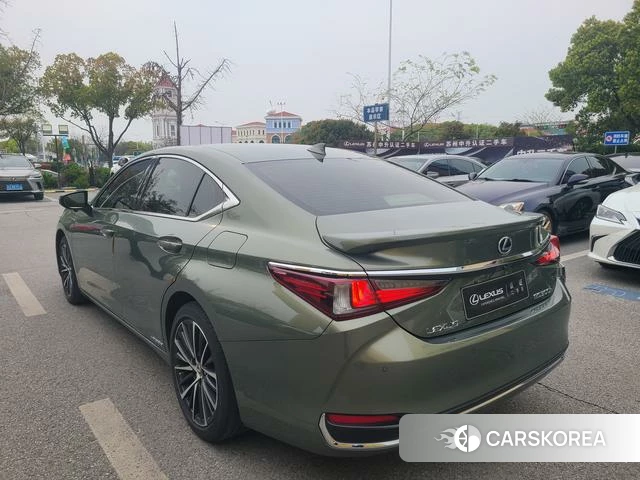 Lexus ES 2021 Зеленый из Китая, фото 2