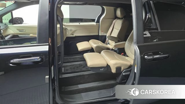 Toyota Sienna 4th Generation 2022 Черный из Кореи, фото 2