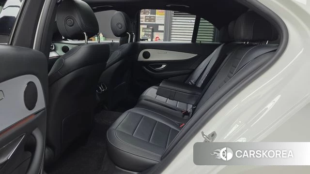 Mercedes-Benz E-Class W213 2021 Белый из Кореи, фото 2