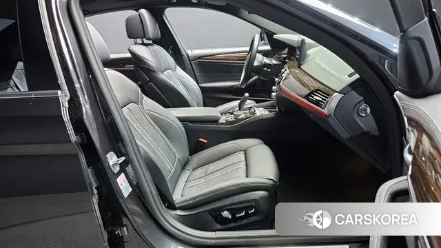 BMW 5 Series (G30) 2021 Серый из Кореи, фото 2