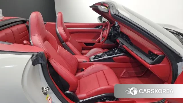 Porsche 911(992) 2022 Серебряный из Кореи, фото 2