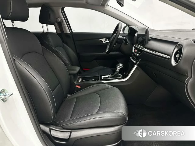 Kia K3 2021 Белый из Китая, фото 2