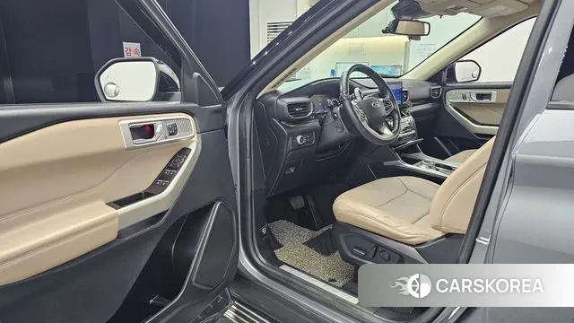Ford Explorer 6th Generation 2021 Серый из Кореи, фото 2