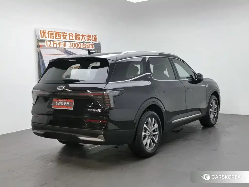 Ford Edge 2023 Черный из Китая, фото 2