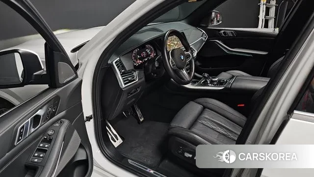 BMW X5 (G05) 2023 Белый из Кореи, фото 2