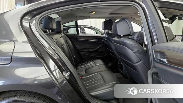 BMW 5 Series (G30) 2019 Серый из Кореи, фото 2