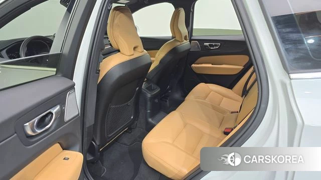 Volvo XC60 second Generation 2021 Белый из Кореи, фото 2