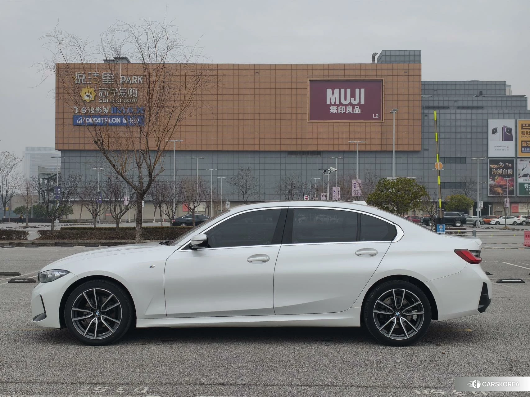 BMW 3 series 2022 Белый из Китая, фото 2