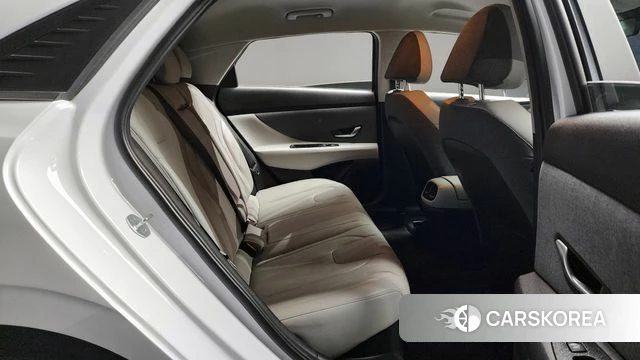 Hyundai Avante Hybrid (CN7) 2021 Белый из Кореи, фото 2