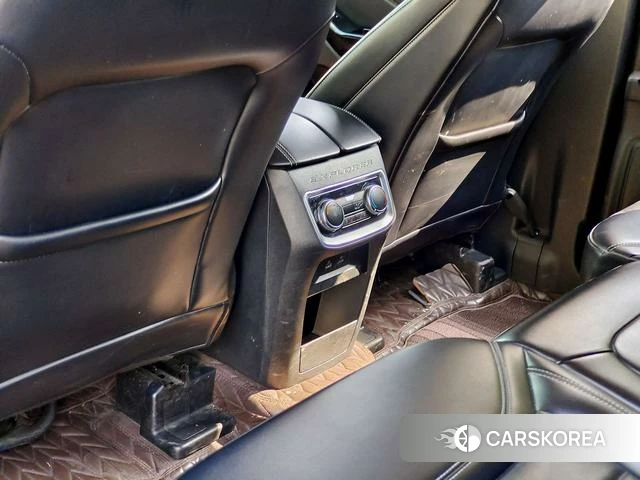 Ford Explorer 2024 Черный из Китая, фото 2