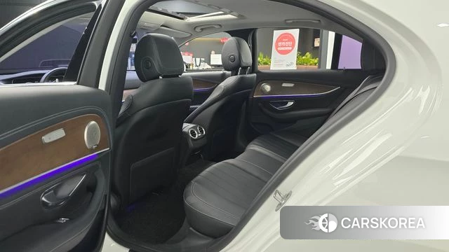 Mercedes-Benz E-Class W213 2019 Белый из Кореи, фото 2