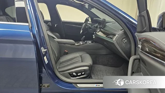 BMW 5 Series (G30) id 2890848 из Кореи 2