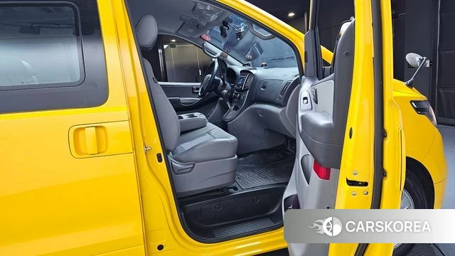 Hyundai The New Grand Starex 2018 Желтый из Кореи, фото 2