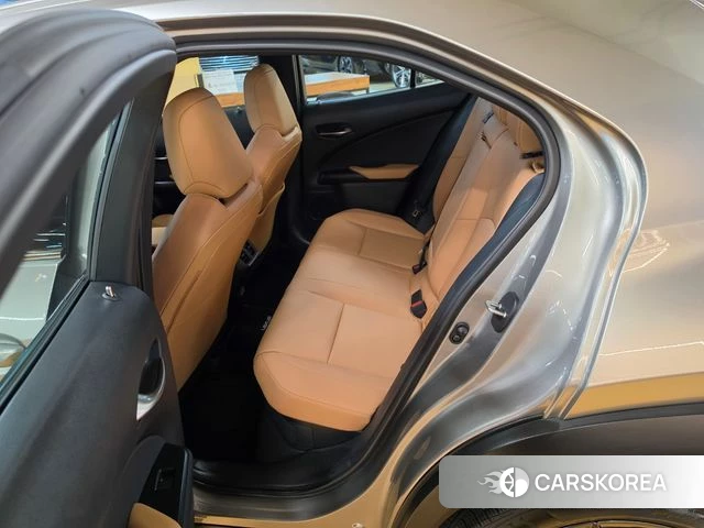 Lexus UX300h 2025 Песочный из Кореи, фото 2