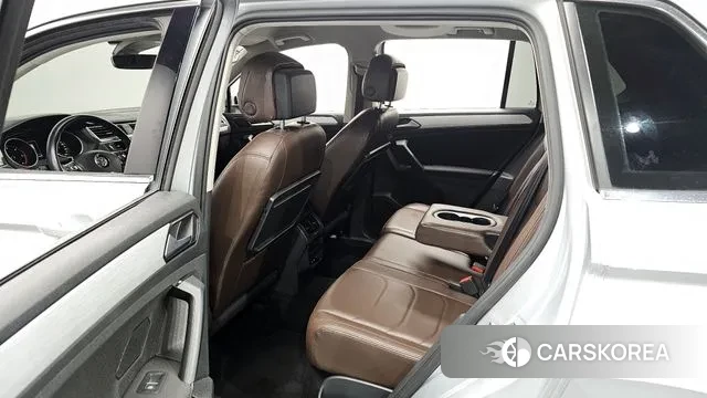 Volkswagen Tiguan second Generation 2018 Серебряный из Кореи, фото 2