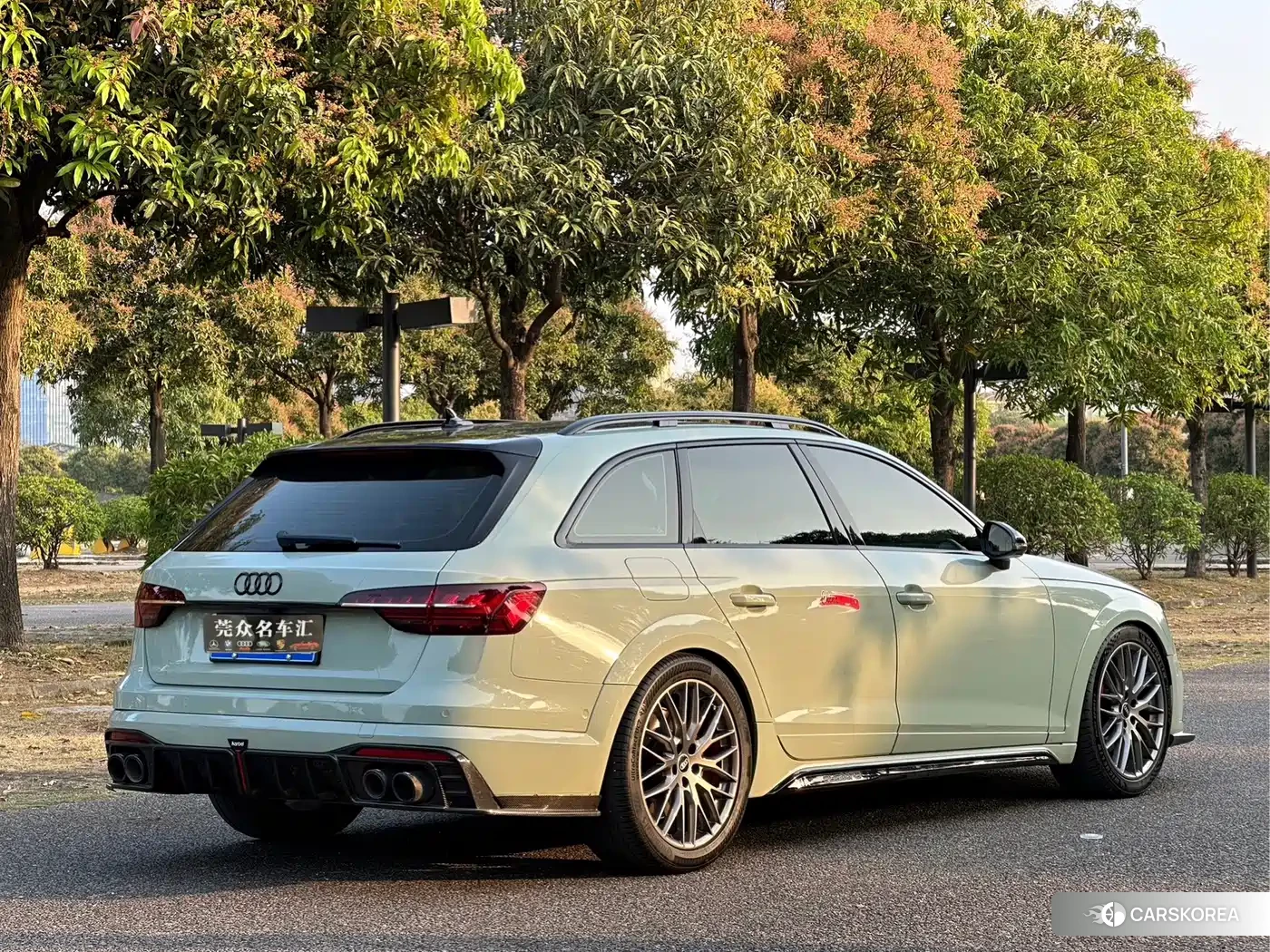 Audi A4L 2022 Зеленый из Китая, фото 3