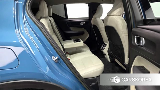 Volvo XC40 2022 Синий из Кореи, фото 2
