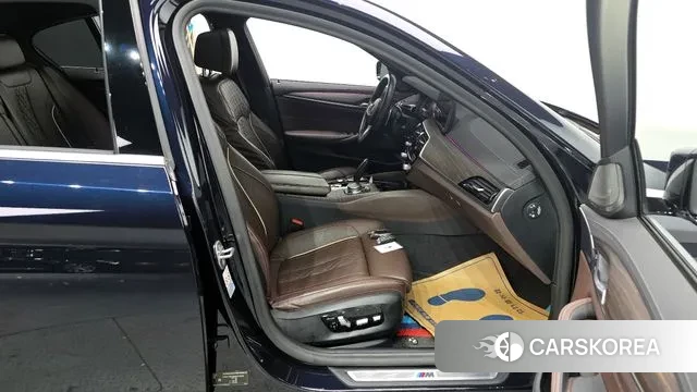 BMW 5 Series (G30) 2021 Черный из Кореи, фото 2