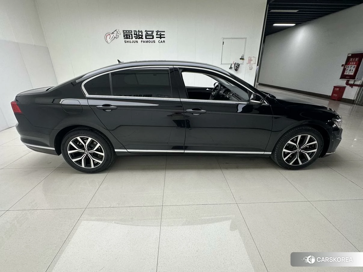 Volkswagen Magotan 2019 Черный из Китая, фото 2