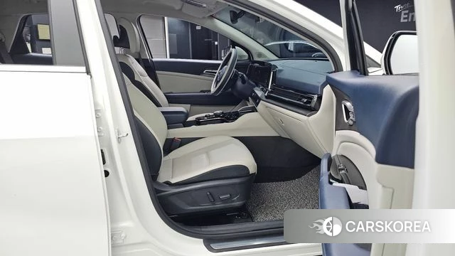 Kia Sportage 5th Generation 2023 Белый из Кореи, фото 2