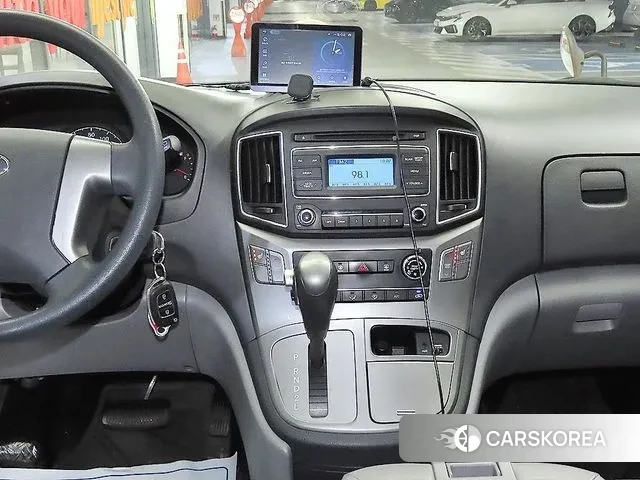 Hyundai The New Grand Starex 2018 Желтый из Кореи, фото 2