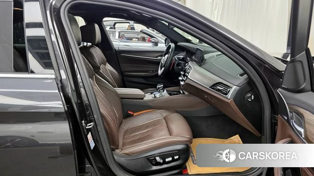 BMW 5 Series (G30) 2020 Серый из Кореи, фото 2